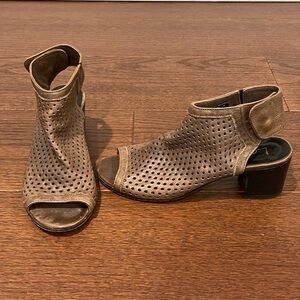 Lemare Women’s Brown Peep Toe Heels Size 38/8